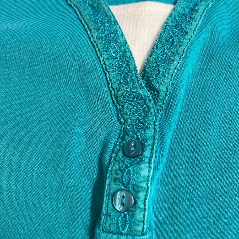 🌞 Teal sleeveless 2 in 1 top layered look white cami underneath women size L - Picture 3 of 16